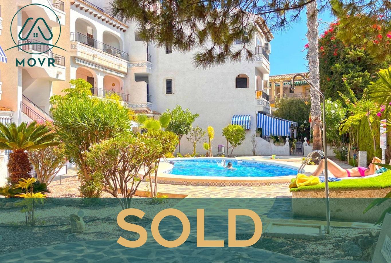 Apartment in a gated community with communal pool previously sold by MOVR in Torrevieja
