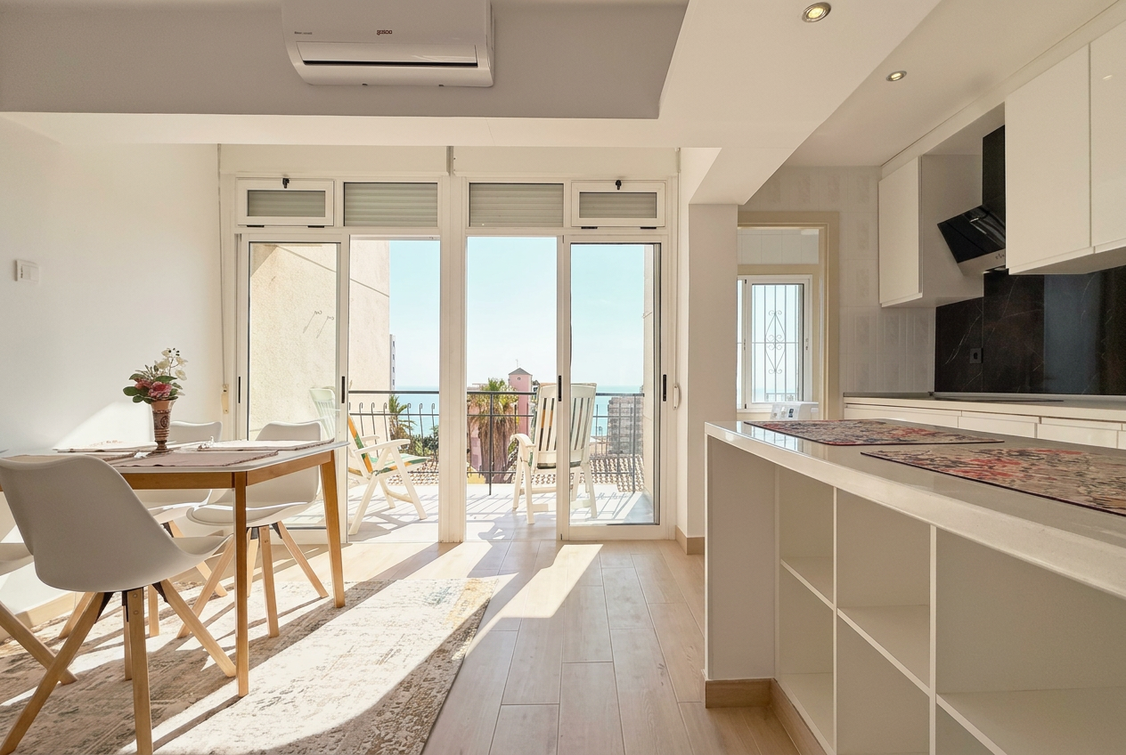 Sea-view apartment sold in Torrevieja